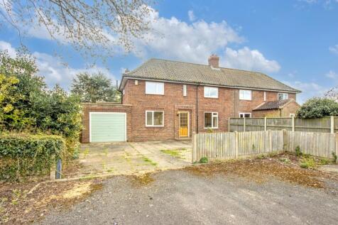 3 bedroom semi-detached house for sale