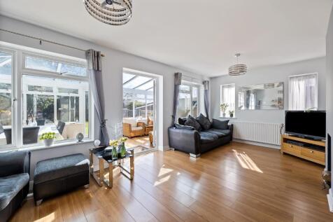 Greenleas, Hangleton, BN3 8AD 3 bed semi