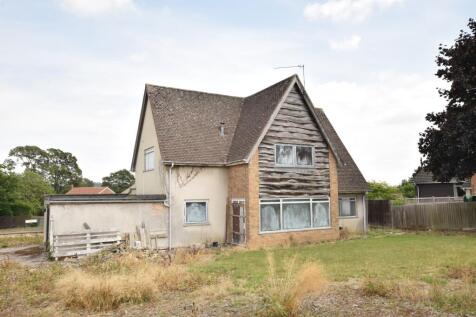 Refurbishment Project on Vicarage... 4 bed detached house for sale