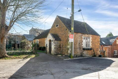 Cedar Street, Braunston 3 bed character property for sale