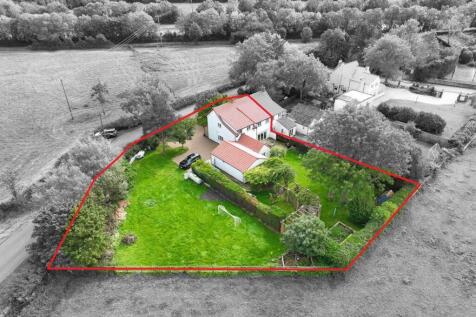 5 bedroom semi-detached house for sale