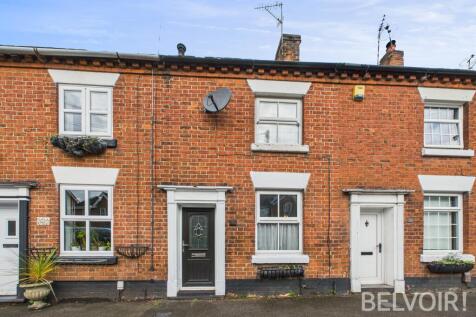 Oulton Road, Stone, ST15 2 bed terraced house for sale