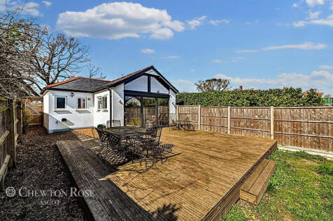 Locks Ride, ASCOT 2 bed detached bungalow for sale