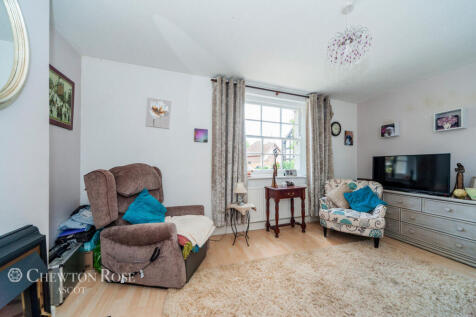 Pembroke Mews, ASCOT 2 bed bungalow for sale