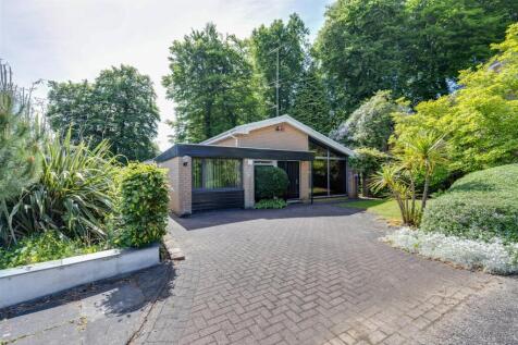 4 bedroom detached bungalow for sale