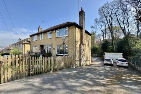 Newsome Road, Newsome, Huddersfield... 3 bed semi