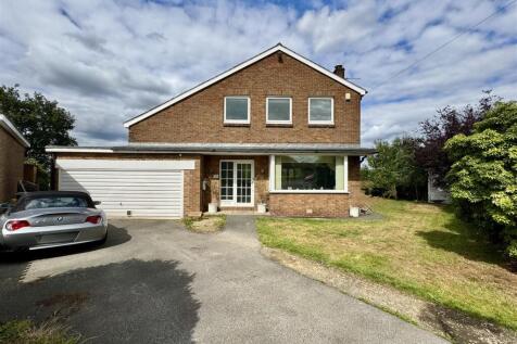Far View Bank, Almondbury... 3 bed detached house for sale
