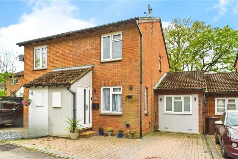 Monkswood Crescent, Tadley... 2 bed semi