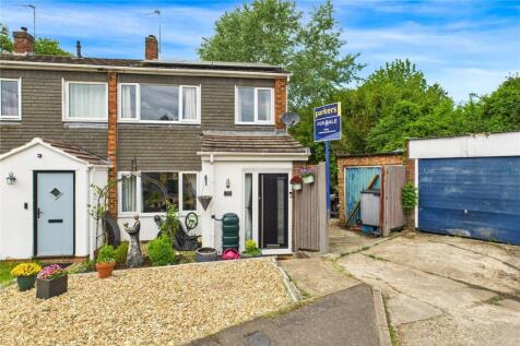 North View Road, Tadley, Hampshire, RG26 3 bed end of terrace house for sale