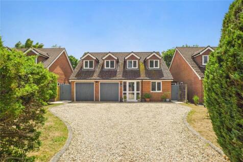 Pelican Road, Pamber Heath, Tadley... 4 bed detached house for sale