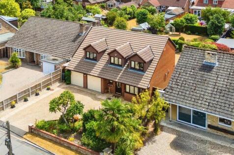 Pelican Road, Pamber Heath, Tadley... 4 bed detached house for sale
