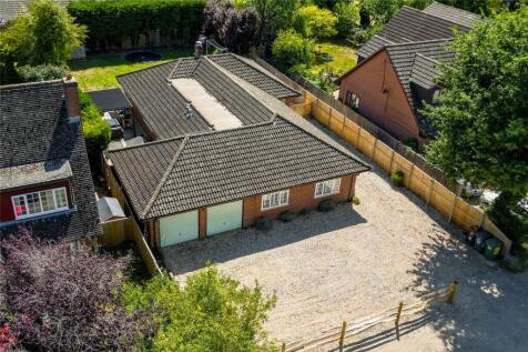 Pelican Road, Pamber Heath, Tadley... 5 bed bungalow for sale