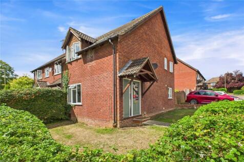 Purbrook Road, Tadley, Hampshire, RG26 3 bed end of terrace house for sale