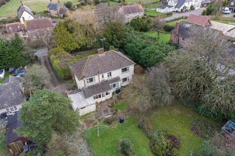 Majors Common Buckland Newton 3 bed detached house for sale