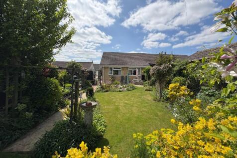 Manor Close, Bradford Abbas, Sherborne 2 bed bungalow for sale