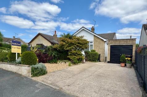 Manor Close, Bradford Abbas, Sherborne 2 bed bungalow for sale