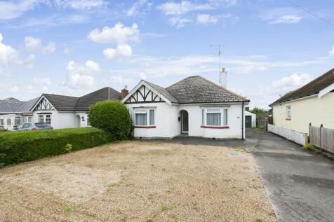 West Coker Road Yeovil 3 bed detached bungalow for sale