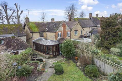 London Road, Milborne Port, Sherborne 3 bed end of terrace house for sale