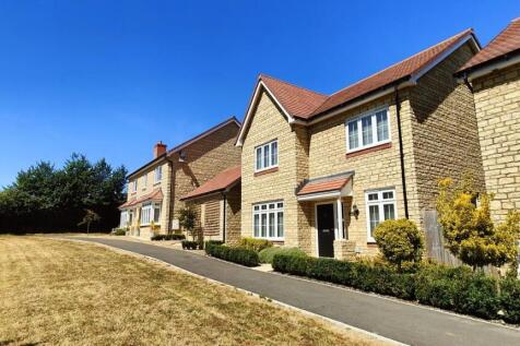 Vartenham Close Milborne Port 4 bed detached house for sale