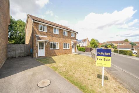 2 bedroom semi-detached house for sale