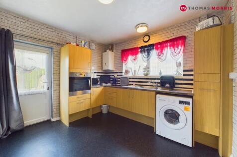 Fenton Road, Huntingdon PE28 3 bed semi