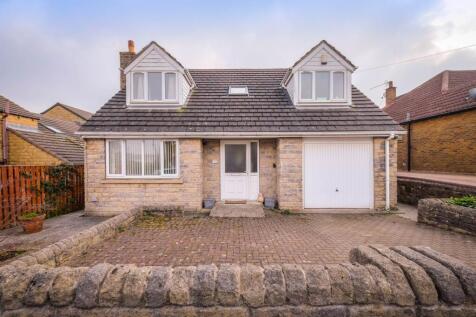 Wyverne Road, Huddersfield HD7 3 bed detached house for sale