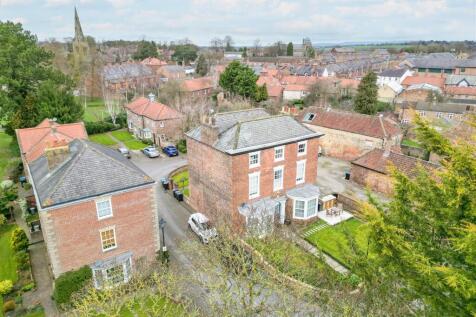 Park Street, Ripon 2 bed apartment for sale