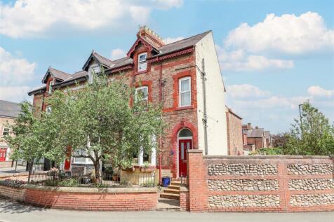 Blossomgate, Ripon 4 bed end of terrace house for sale
