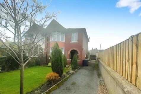 White Lee Road, West Yorkshire WF17 3 bed semi
