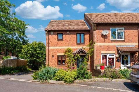 Immaculate two bedroom house in the... 2 bed end of terrace house for sale
