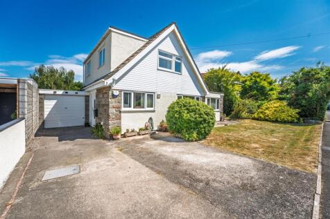 Three bedroom detached house offering... 3 bed detached house for sale
