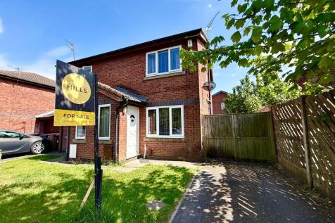 2 bedroom semi-detached house for sale