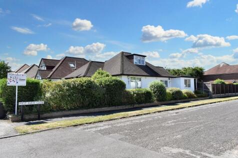 4 bedroom detached bungalow for sale