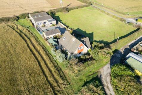 West End, Welburn, North Yorkshire... 3 bed detached house for sale