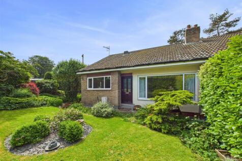 4 Southgate, Crossgates, Scarborough... 2 bed semi