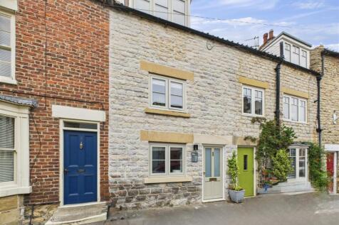 7, Howe End, Kirkbymoorside, York... 3 bed terraced house for sale