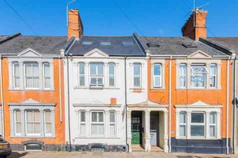 5 bedroom town house for sale