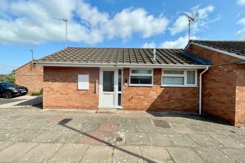 Queens Court, Ledbury, HR8 2 bed bungalow for sale