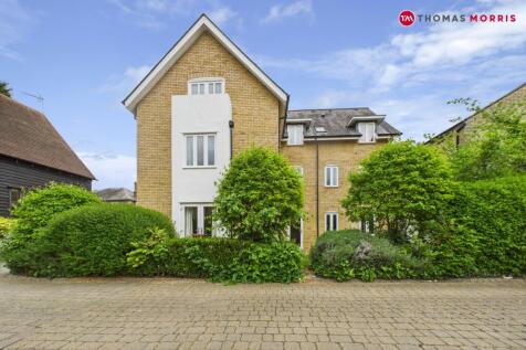 Kneesworth Street, Hertfordshire SG8 2 bed apartment for sale