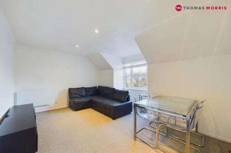 Lawns Court, Hertfordshire SG8 2 bed apartment for sale