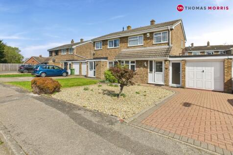 Manor Grove, Cambridgeshire PE19 3 bed semi