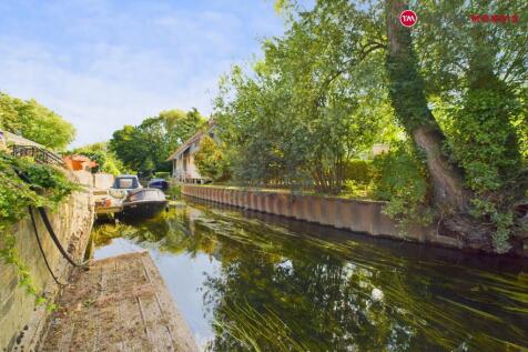 Wellington Street, Cambridgeshire PE27 3 bed end of terrace house for sale