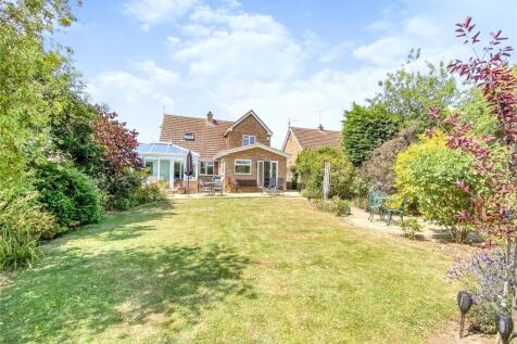 Elm Drive, Cambridgeshire PE27 4 bed detached house for sale