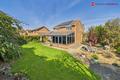 Cordell Close, Cambridgeshire PE27 4 bed detached house for sale