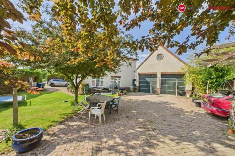 Huntingdon Road, Huntingdon PE28 4 bed detached house for sale