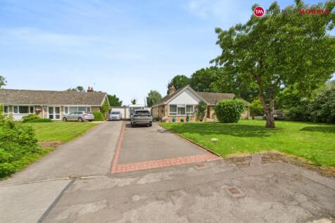 Lancaster Close, Huntingdon PE28 4 bed bungalow for sale