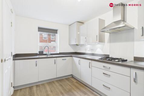 Knights Way, Cambridgeshire PE27 4 bed semi