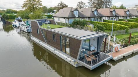 2 bedroom house boat for sale