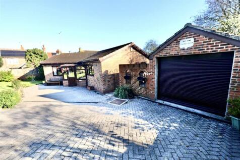 Hull Road, Woodmansey, Beverley 2 bed detached bungalow for sale