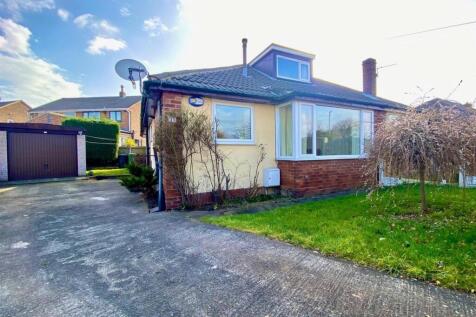 Wakefield Road, Clayton West... 3 bed semi